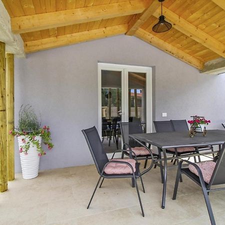 Natascha In Pamici - Haus Fuer 6 Personen Villa Žminj Buitenkant foto